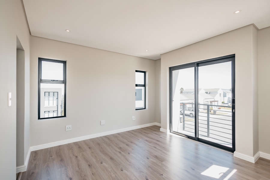 3 Bedroom Property for Sale in Jakarandas Western Cape